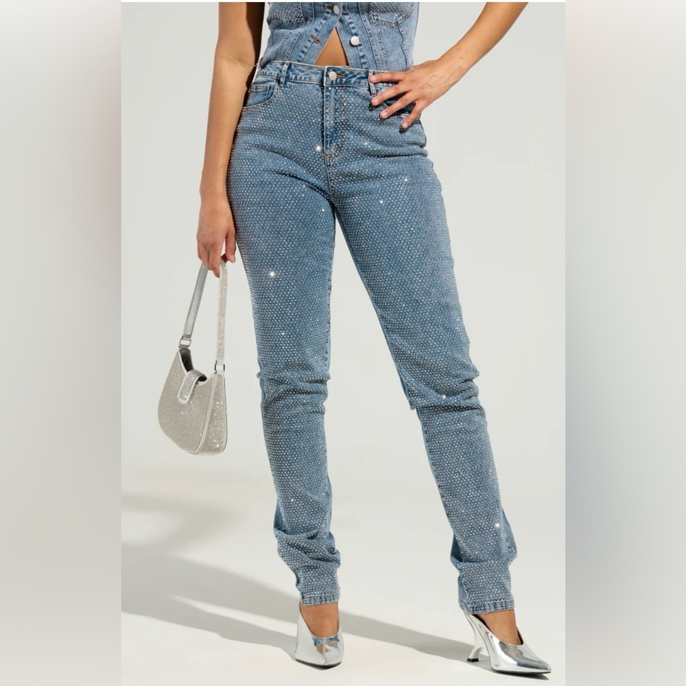 Akira Jolie Rhinestone Straight leg Jeans Size 30